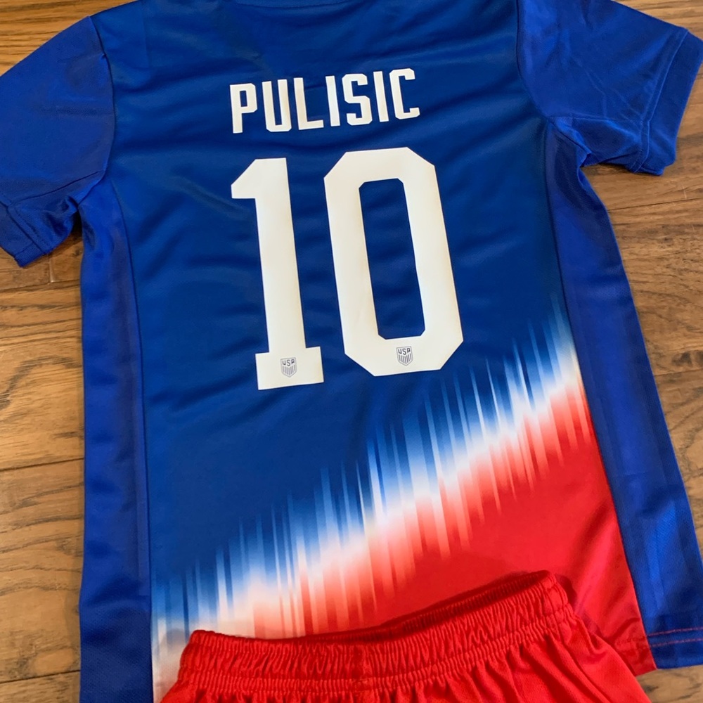 Kids Medium Christian Pulisic Age 8-9 Size Youth 26 USA Kids Soccer Jersey Kit